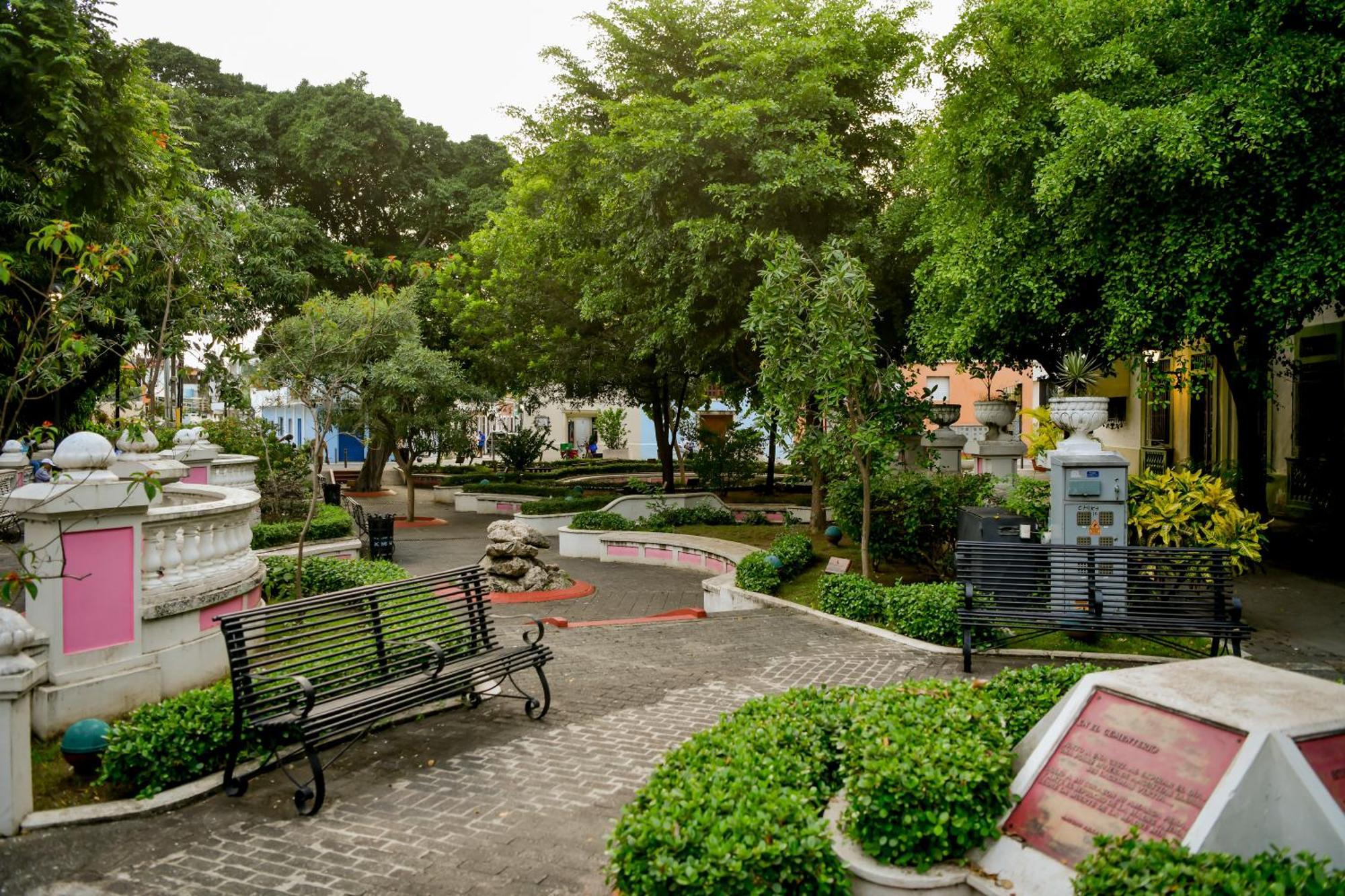 Honky Tonk Colonial Hotel ซานโตโดมิงโก ภายนอก รูปภาพ
