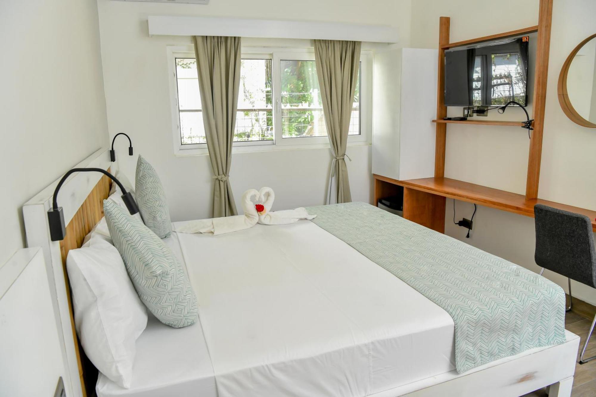 Honky Tonk Colonial Hotel ซานโตโดมิงโก ภายนอก รูปภาพ